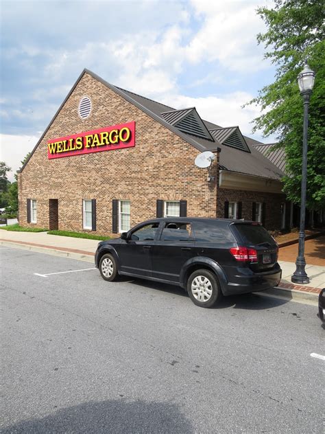 Get hours, reviews, customer service phone number and driving directions. . Wells fargo walterboro sc